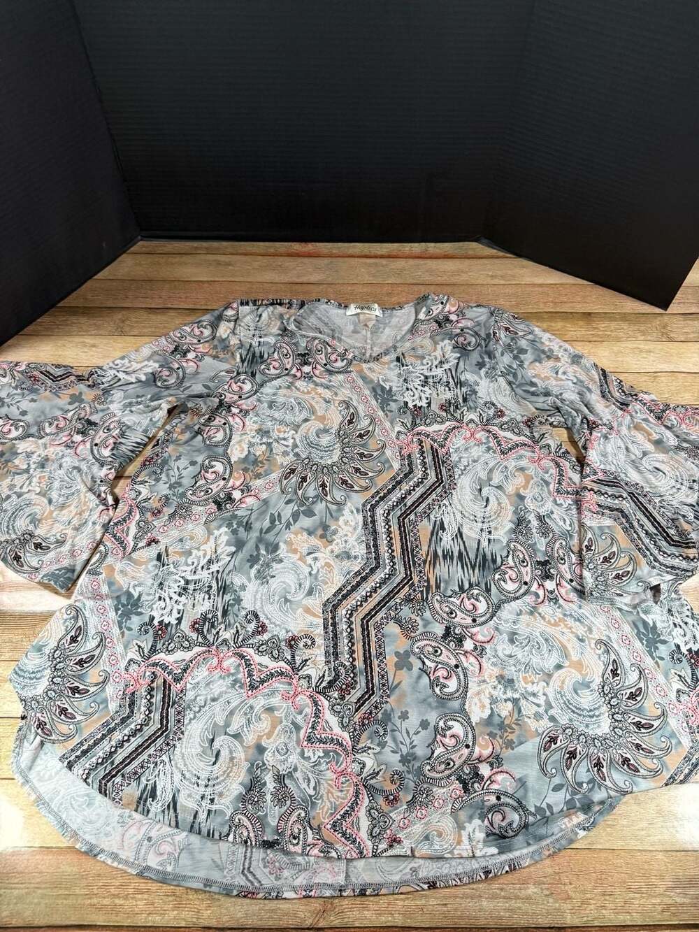 Haptics by Holly Harper Gray Pink Paisley Bell Sleeve Tunic Top Size 2XL